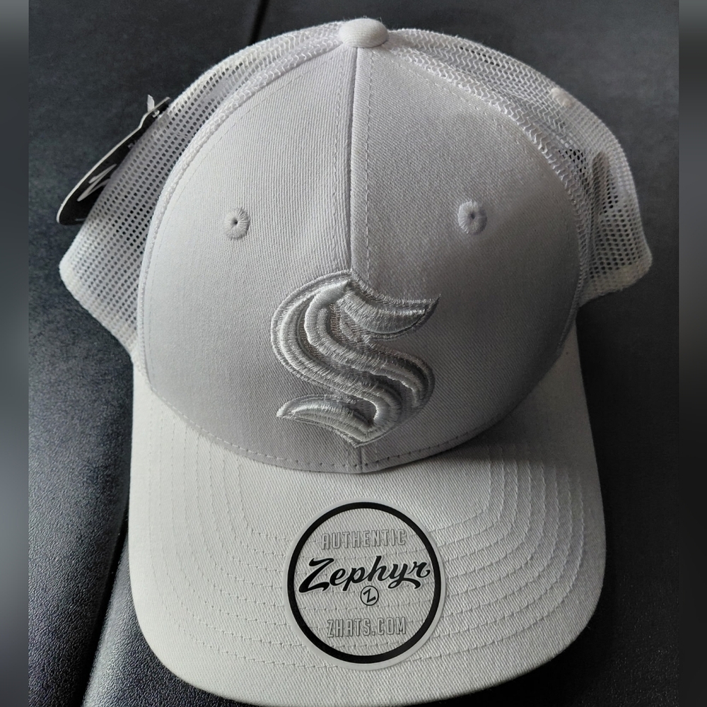 Zephyr White Mesh Cap